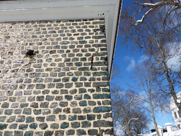 Vägg byggd av slaggsten