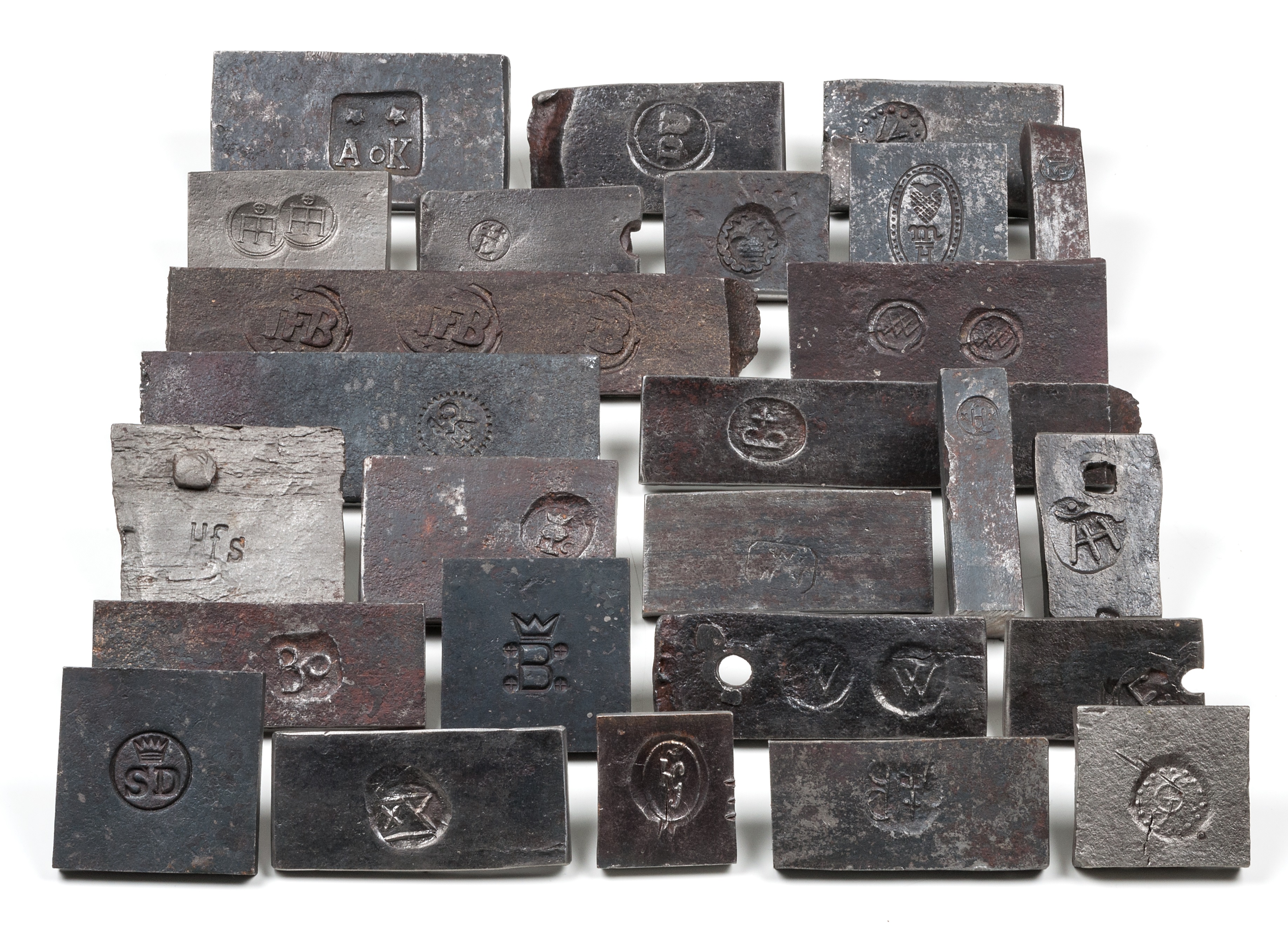 Exempel på olika järnstämplar. Varje bruk hade sin egen stämpel.